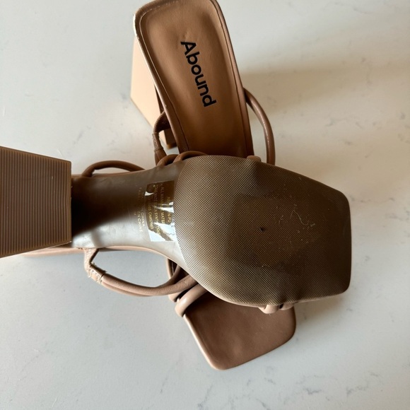 Abound Austyn Strappy Sandal in Tan size: 6.5 - Picture 8 of 8